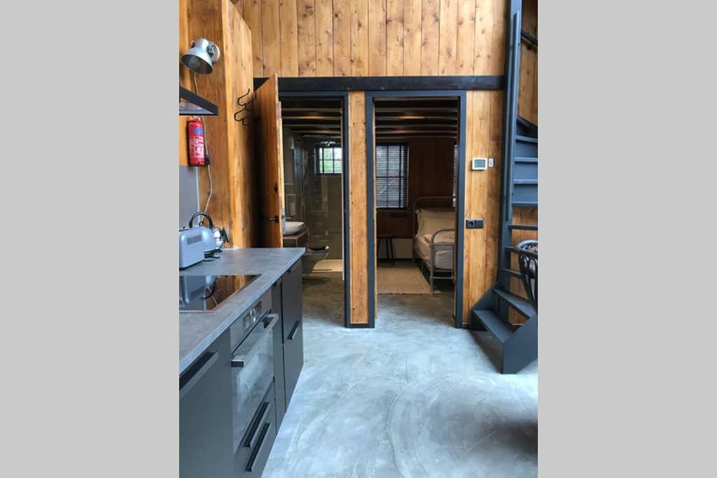Uniek Houten Huis Nabij Bos En Plassen Hollandsche Rading Esterno foto